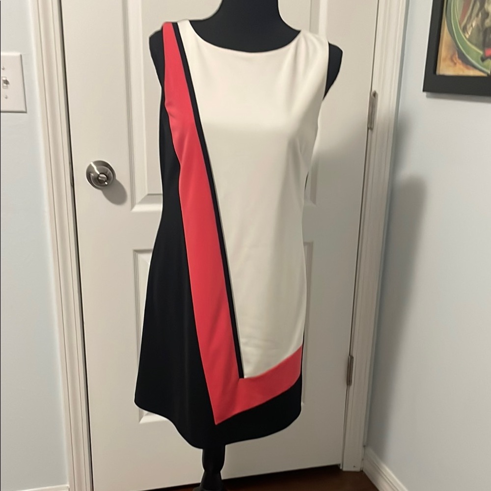 White and Black Sheath Dress Knee-Length Sleeveless for Cocktail